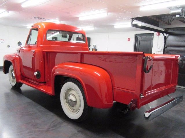 1953 Red Ford F-250 --
