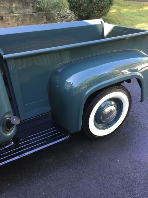 1953 Green Ford F-100 Cab & Chassis