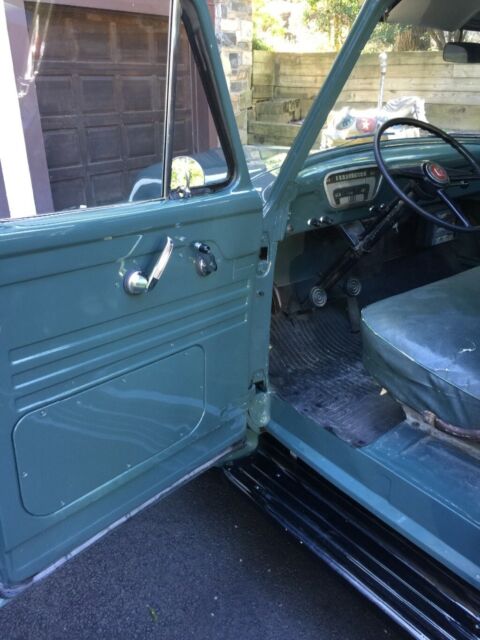 1953 Green Ford F-100 Cab & Chassis