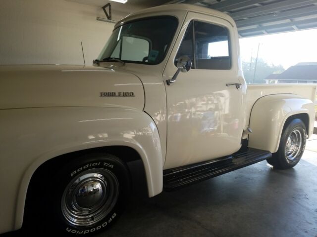 1953 White Ford F-100 Truck