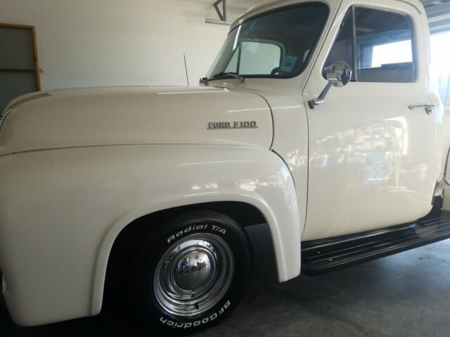 1953 White Ford F-100 Truck