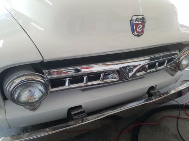 1953 White Ford F-100 Truck