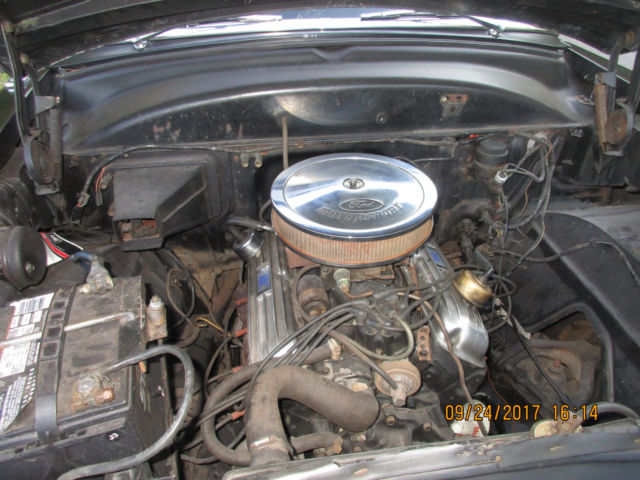 1953 Black and Silver Satin Ford Victoria Coupe 2drht