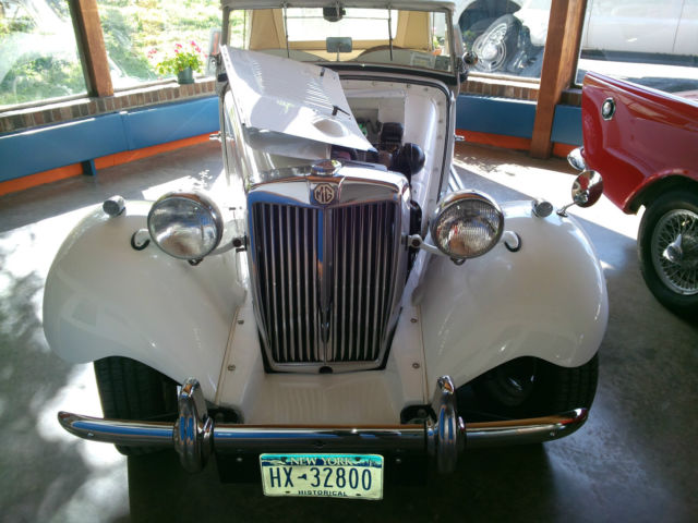 1953 White MG T-Series roadster