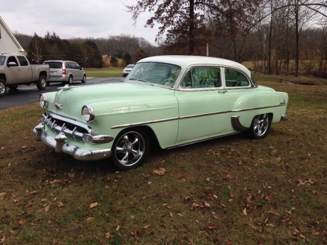 1954 Green/white Chevrolet Bel Air/150/210