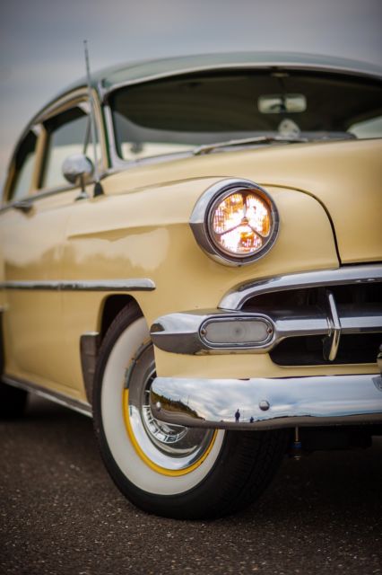 1954 Fiesta Cream Chevrolet Bel Air/150/210 Coupe