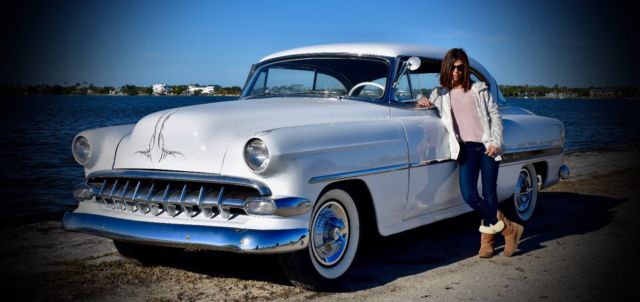 1954 White Chevrolet Bel Air/150/210 Coupe