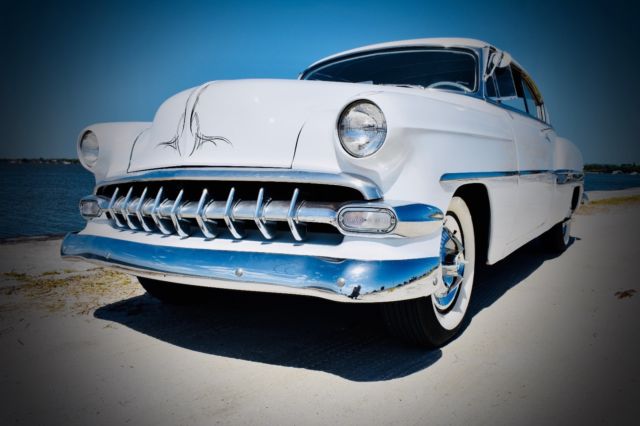1954 White Chevrolet Bel Air/150/210 Coupe