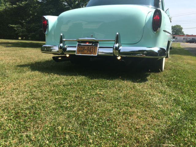 19540000 Lt. Green & White Chevrolet Bel Air/150/210 Coupe