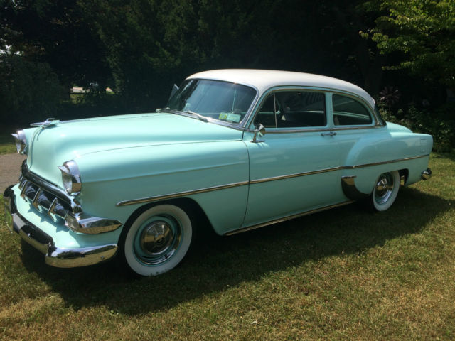 1954 Lt. Green & White Chevrolet Bel Air/150/210 Coupe