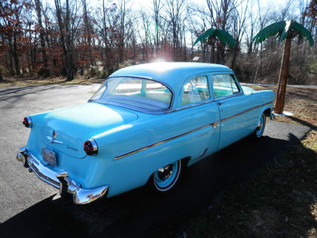 1954 Blue Ford Fairlane Coupe