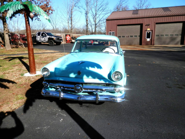 1954 Blue Ford Fairlane Coupe