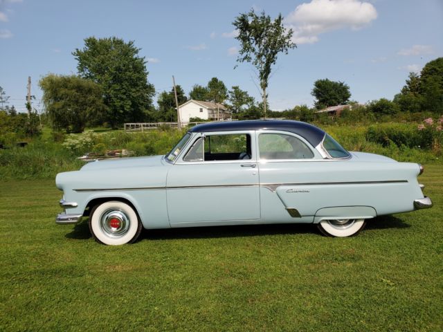 1954 2 Tone Blue Ford Customline 2drsd
