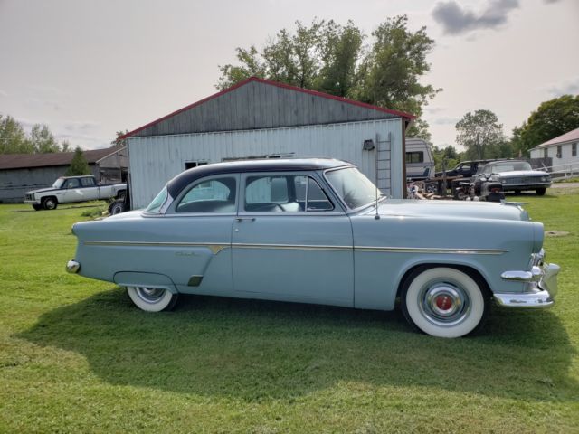 1954 2 Tone Blue Ford Customline 2drsd