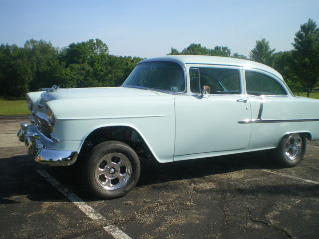 1955 blue Chevrolet Bel Air/150/210 Sedan