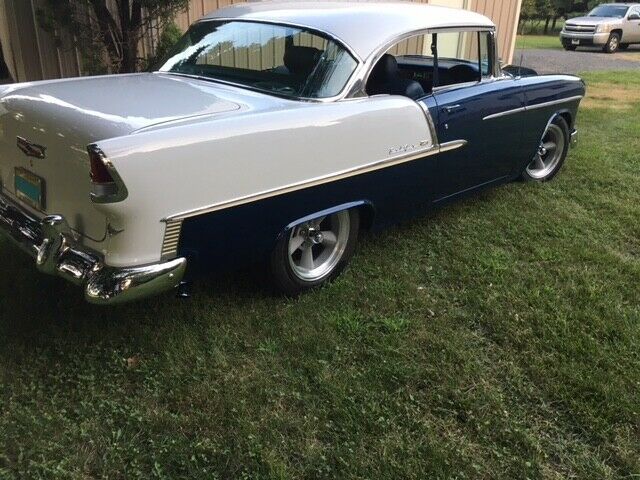 1955 blue/white Chevrolet Bel Air/150/210 Sedan