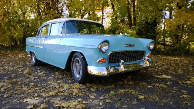 1955 White/Gray Chevrolet Bel Air/150/210 Sedan