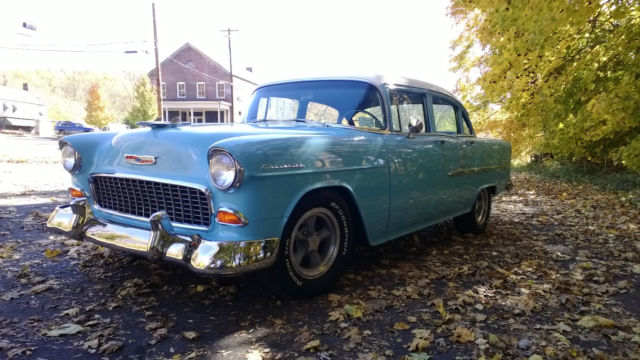 1955 White/Gray Chevrolet Bel Air/150/210 Sedan