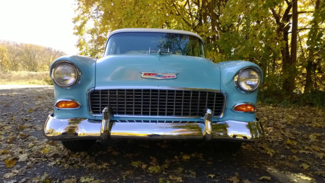 1955 White/Gray Chevrolet Bel Air/150/210 Sedan