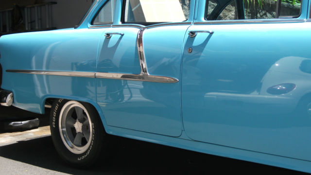 1955 White/Gray Chevrolet Bel Air/150/210 Sedan