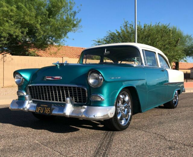 1955 Green Chevrolet Bel Air/150/210 Sedan