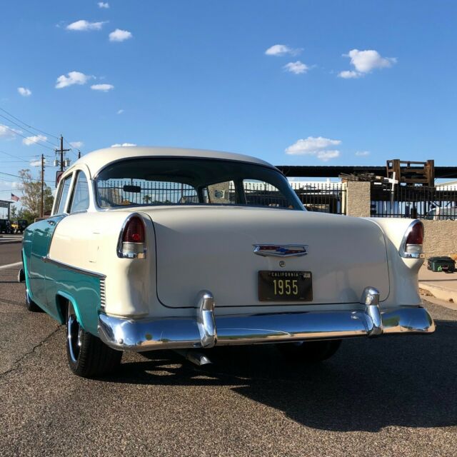 1955 Green Chevrolet Bel Air/150/210 Sedan