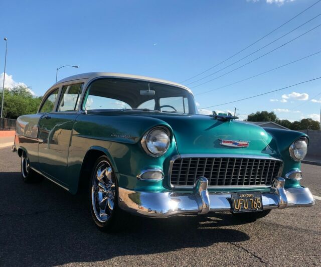 1955 Green Chevrolet Bel Air/150/210 Sedan