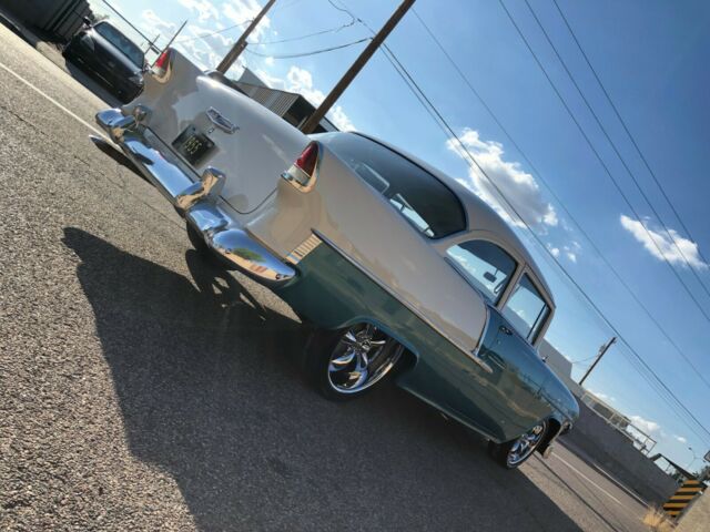 1955 Green Chevrolet Bel Air/150/210 Sedan