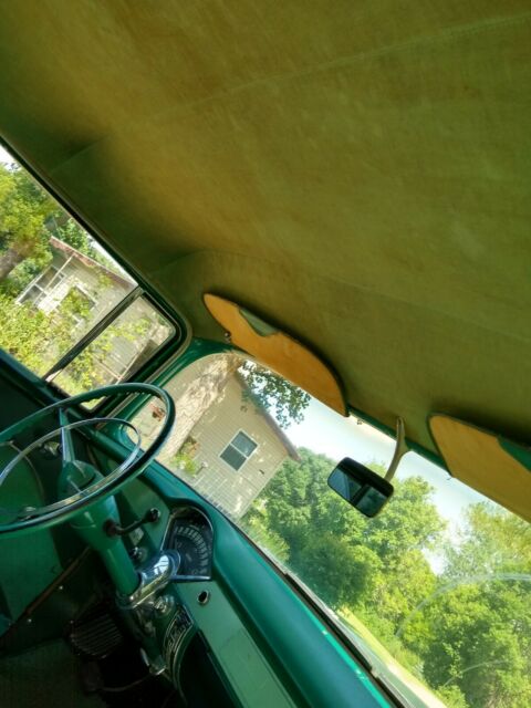 1955 Green Chevrolet Bel Air/150/210 Sedan