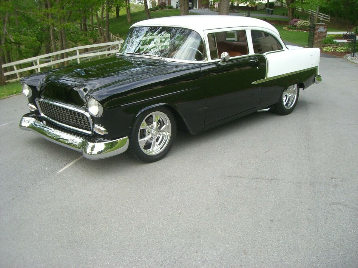 1955 Black/White Chevrolet Bel Air/150/210 Coupe