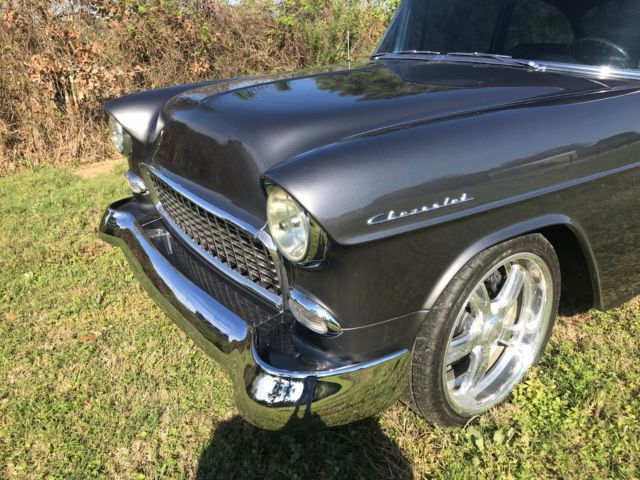 1955 Gray/Silver Chevrolet Bel Air/150/210 Sedan