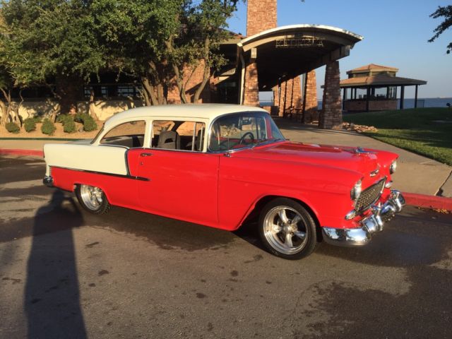 1955 RED/WHITE Chevrolet Bel Air/150/210 2 DOOR
