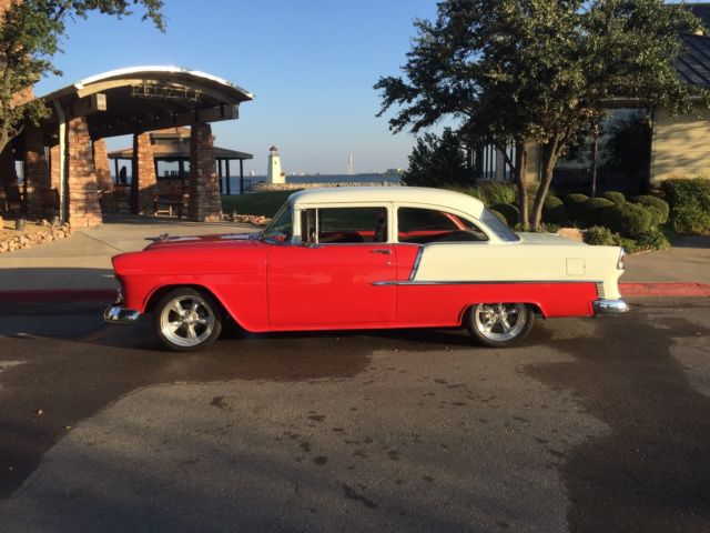 1955 RED/WHITE Chevrolet Bel Air/150/210 2 DOOR