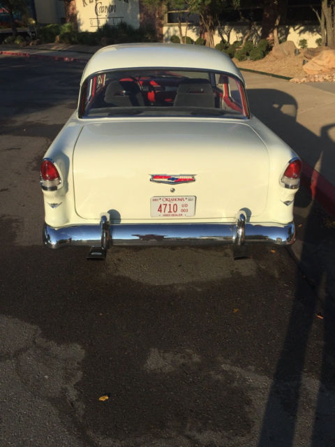 1955 RED/WHITE Chevrolet Bel Air/150/210 2 DOOR