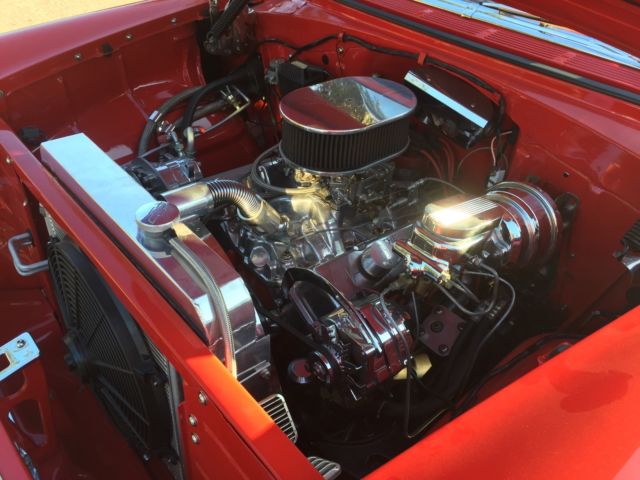1955 RED/WHITE Chevrolet Bel Air/150/210 2 DOOR