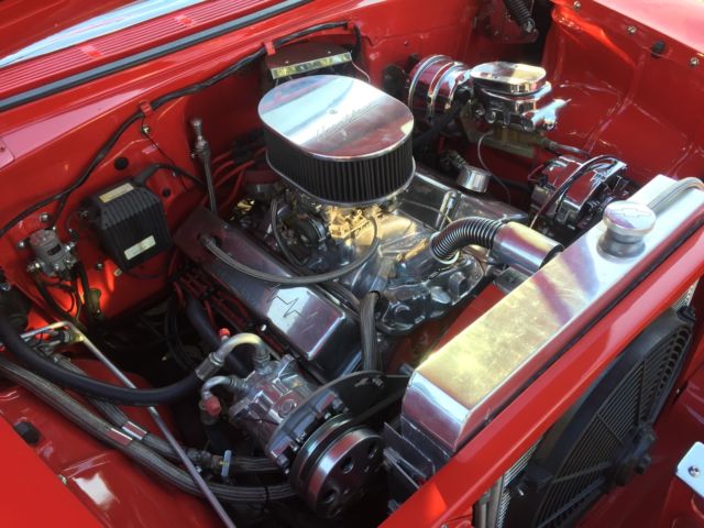 1955 RED/WHITE Chevrolet Bel Air/150/210 2 DOOR