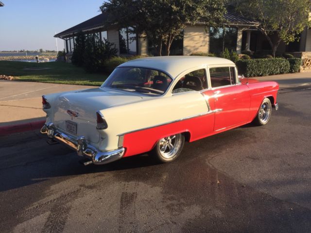 1955 RED/WHITE Chevrolet Bel Air/150/210 2 DOOR