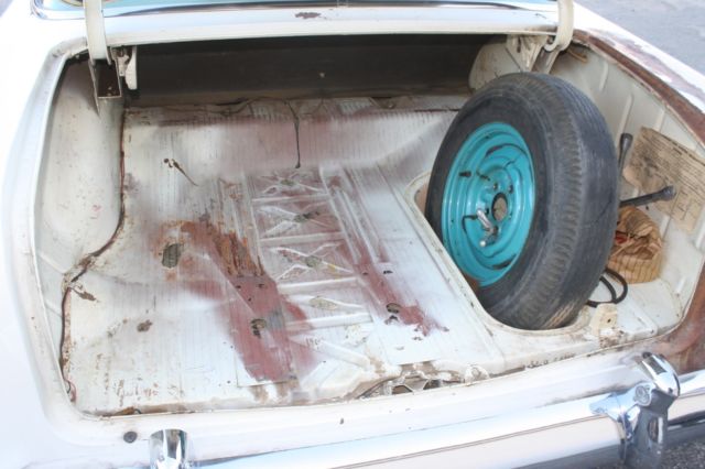 1955 Regal Torquoise Green / India Ivory Chevrolet Bel Air/150/210 Sedan