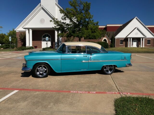 1955 Regal Turquoise / India beige Chevrolet Bel Air/150/210 Coupe