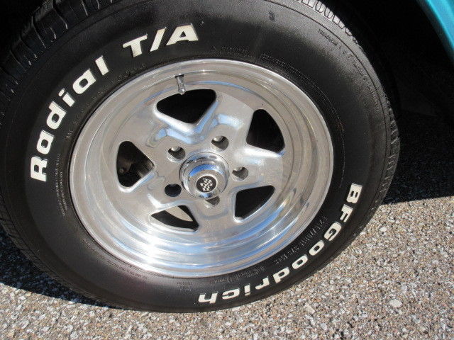 1955 Green/Silver Chevrolet Bel Air/150/210 Sedan