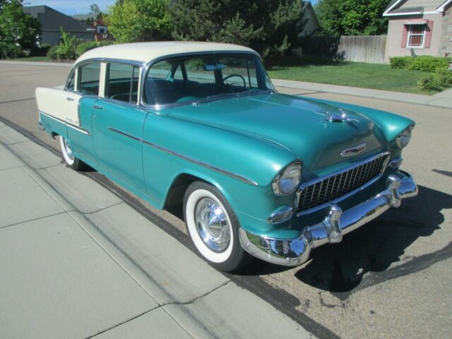 1955 Green Chevrolet Bel Air/150/210 Sedan