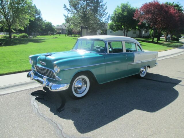 1955 Green Chevrolet Bel Air/150/210 Sedan