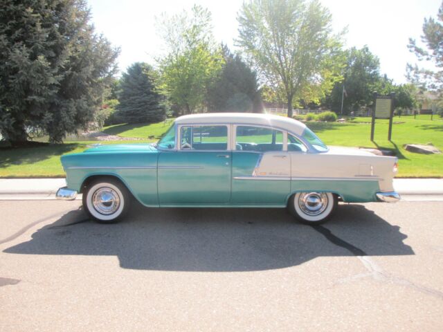 1955 Green Chevrolet Bel Air/150/210 Sedan