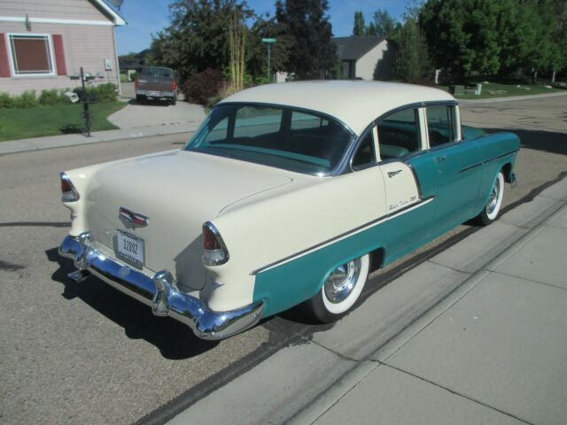 1955 Green Chevrolet Bel Air/150/210 Sedan