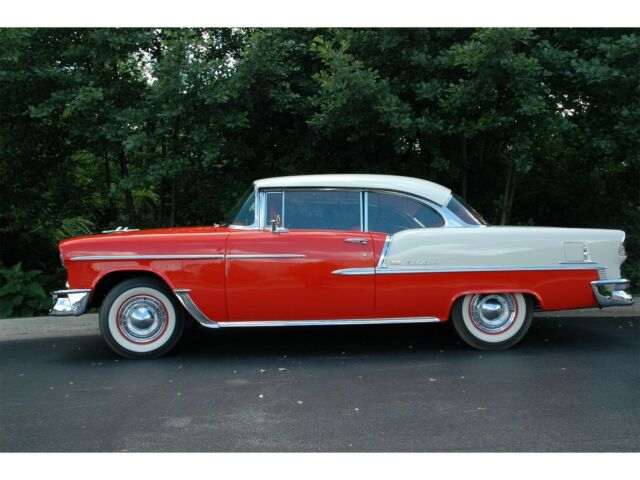 1955 RED / SHOREWOOD BEIGE Chevrolet Bel Air/150/210 Coupe