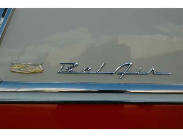 1955 RED / SHOREWOOD BEIGE Chevrolet Bel Air/150/210 Coupe