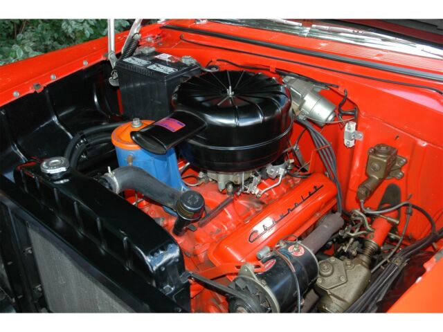 1955 RED / SHOREWOOD BEIGE Chevrolet Bel Air/150/210 Coupe
