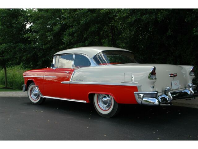 1955 RED / SHOREWOOD BEIGE Chevrolet Bel Air/150/210 Coupe