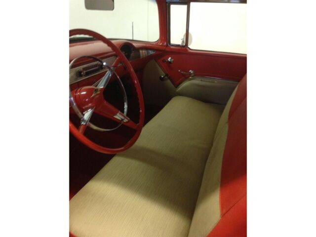 1955 RED / SHOREWOOD BEIGE Chevrolet Bel Air/150/210 Coupe