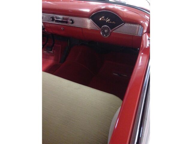 1955 RED / SHOREWOOD BEIGE Chevrolet Bel Air/150/210 Coupe